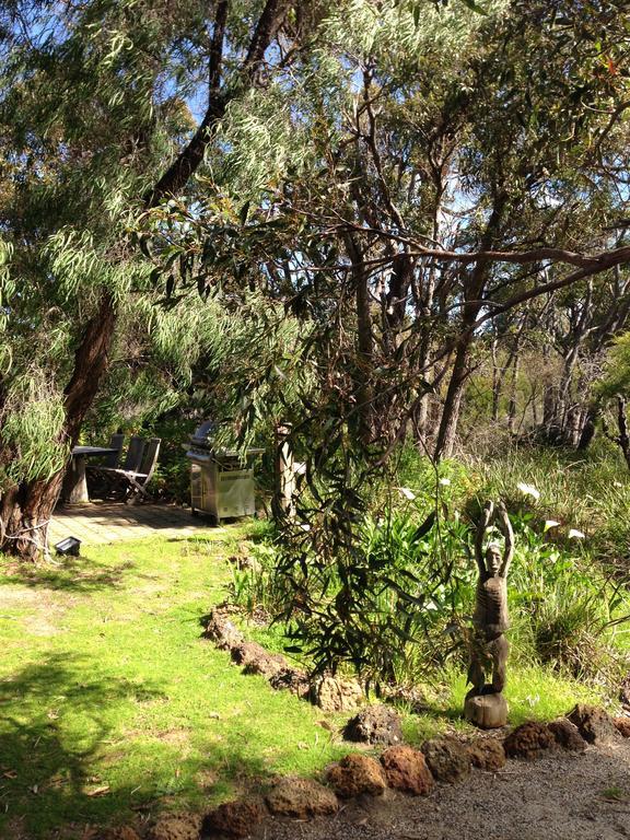 Llewellin'S Guest House Margaret River Exterior photo